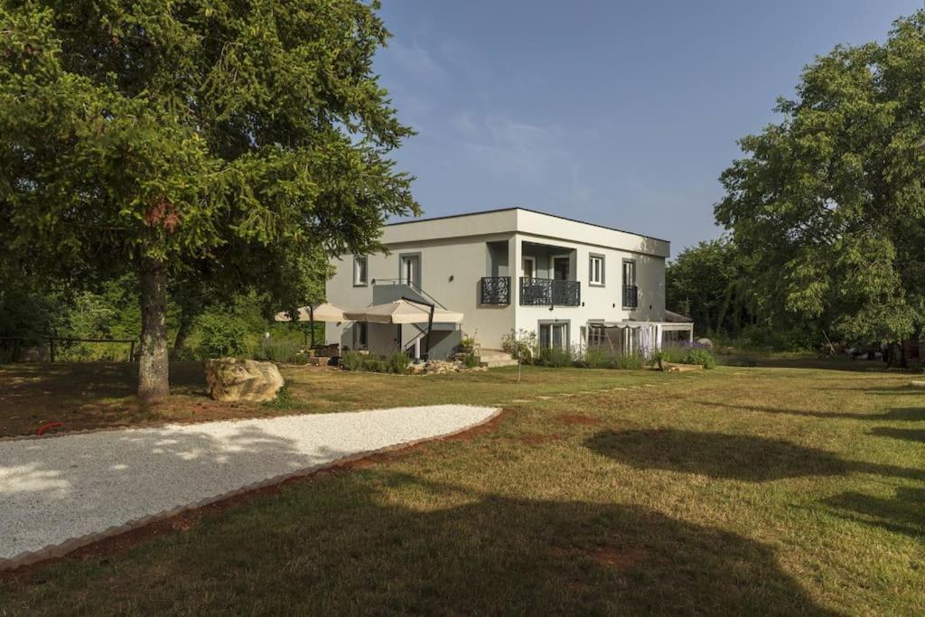 Luxury Villa Cetiri Hrasta Pican Екстер'єр фото