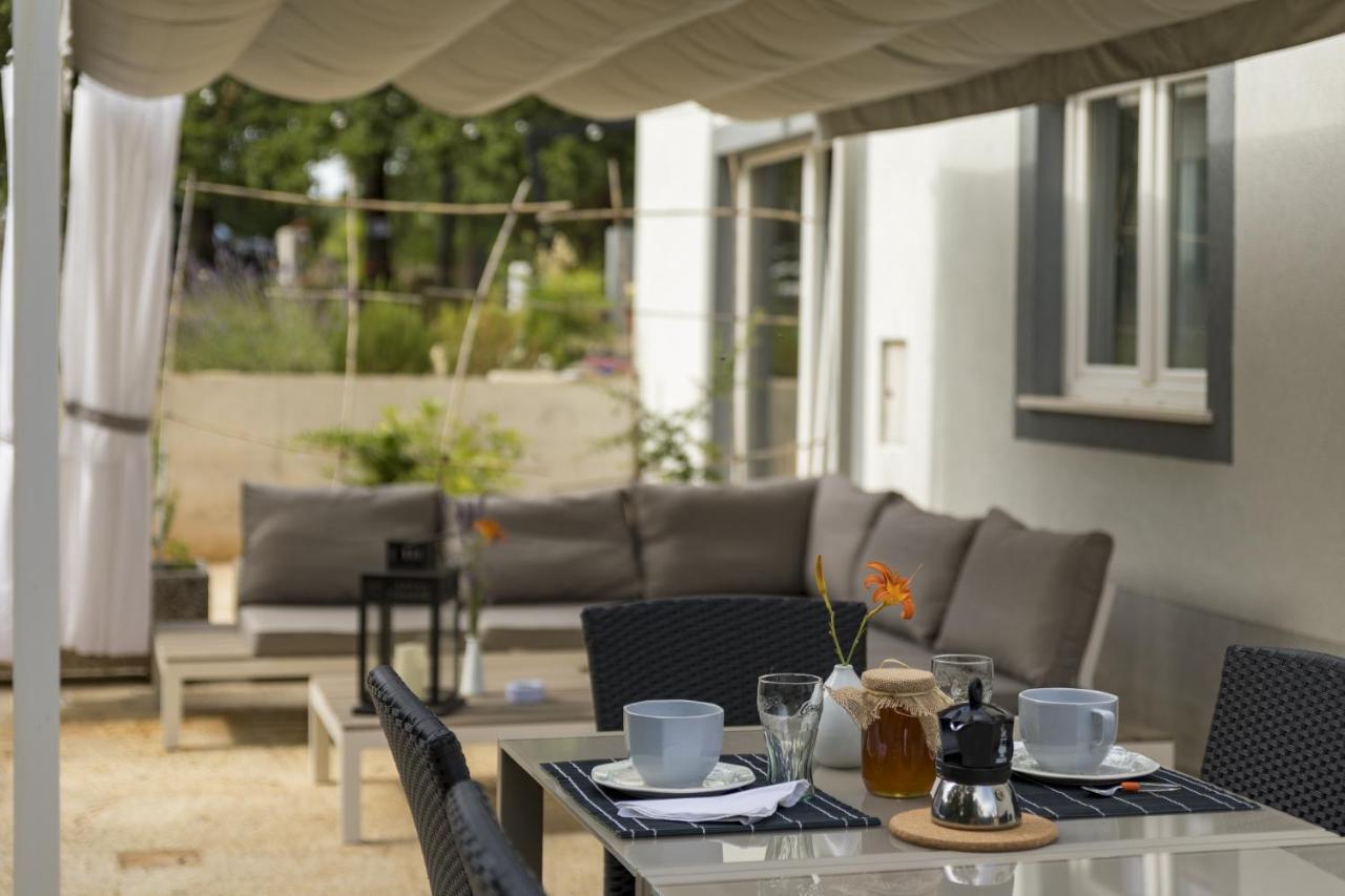 Luxury Villa Cetiri Hrasta Pican Екстер'єр фото